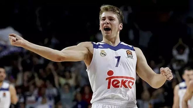 蒂姆新星领先优势明显表现突出,独行侠前途光明!比赛高潮迭起的简单介绍-爱游戏体育下载