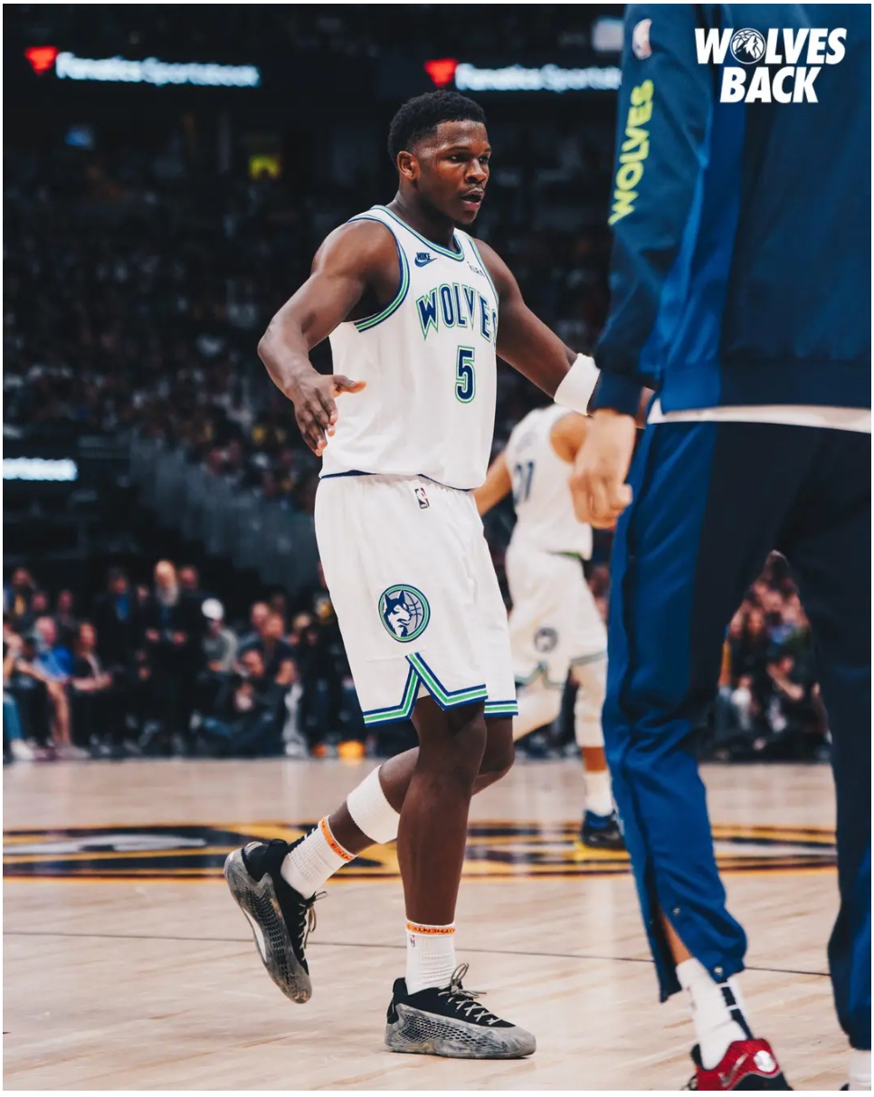 明尼苏达森林狼训练开放日;集结日复出首秀引欢呼;欧篮联在即;高层口径保持一致(fiba国际篮联官方微博现场直播)-爱游戏体育下载