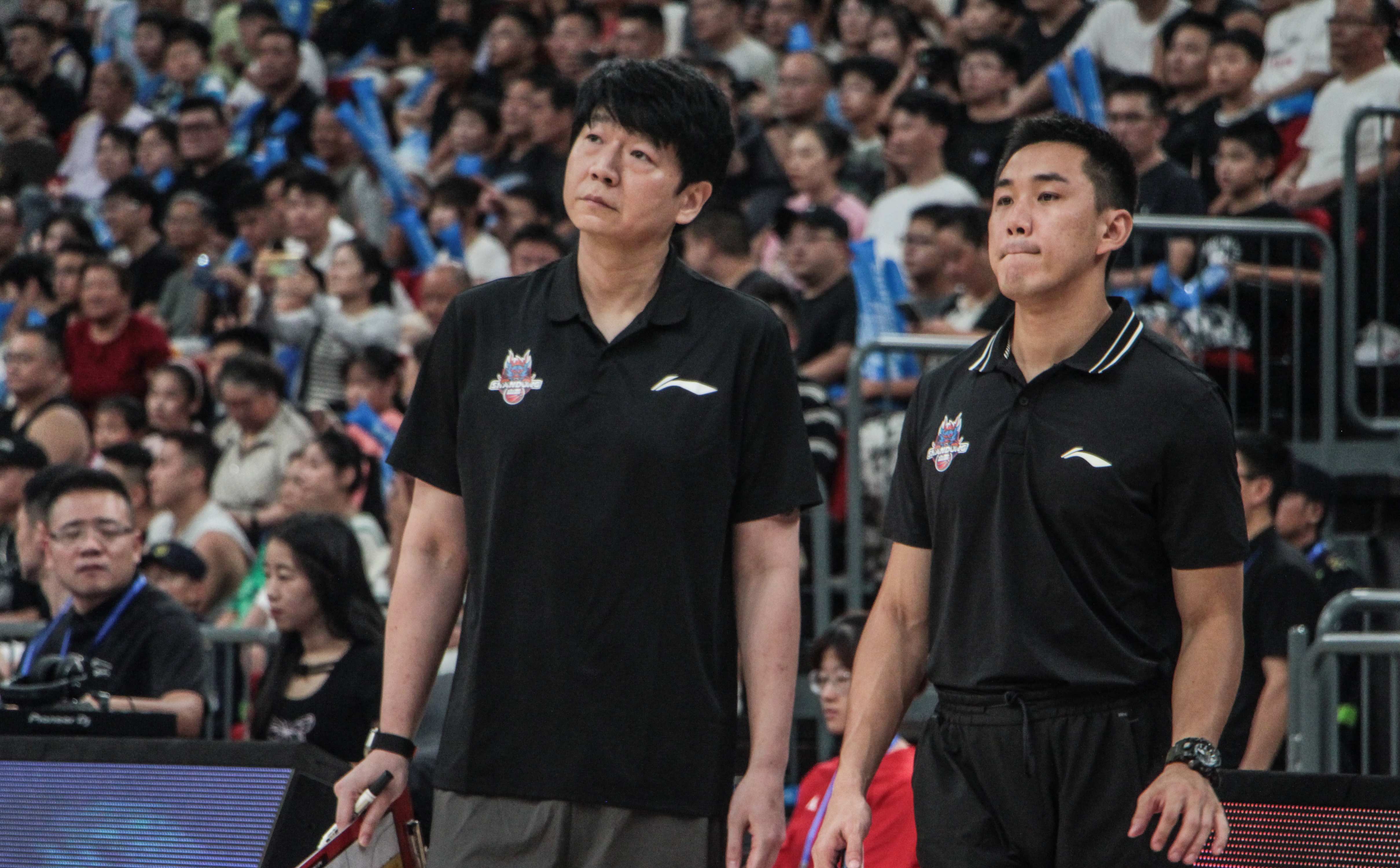 包含山东男篮发布备战花絮；转会期调整名单；欧篮联任务艰巨；年轻球员得到机会的词条-爱游戏体育下载