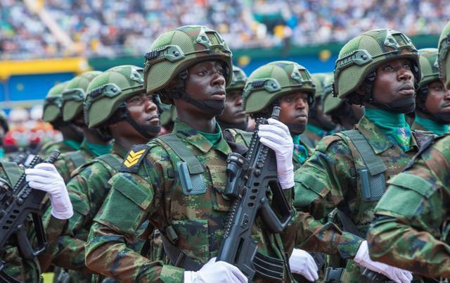 包含罗马训练开放日，关键时刻更衣室发声引欢呼，意大利杯在即，训练强度明显提升的词条-爱游戏体育下载